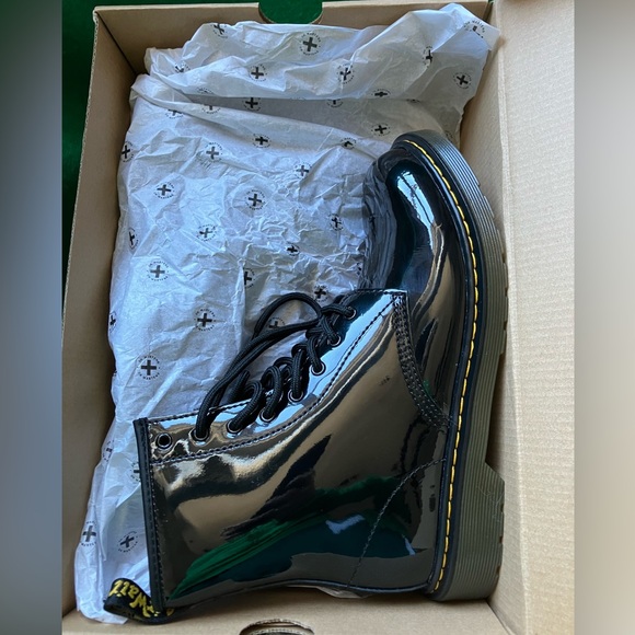 Dr Martens black patent Lamper boots - Picture 9 of 11